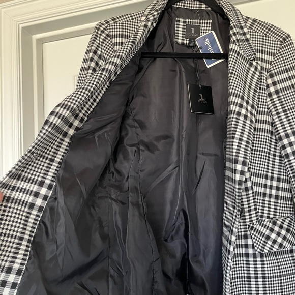 NWT Jules and Leopoldo Studio black and white blazer, fully lined. - Picture 4 of 5